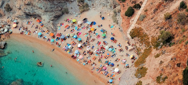 Οι 20 καλύτερες παραλίες της Αττικής με δωρεάν είσοδο &#8211; Δροσεροί παράδεισοι αντίδοτο στην κρίση!