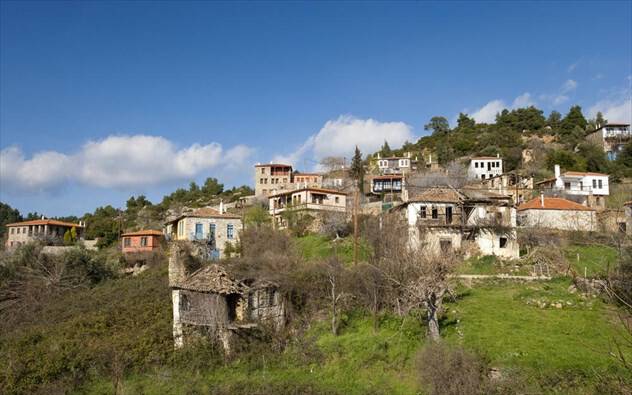 5 γραφικά χωριά της Ελλάδας μας συστήνονται! Πανέμορφοι φθινοπωρινοί προορισμοί μας καλούν να τους ανακαλύψουμε…