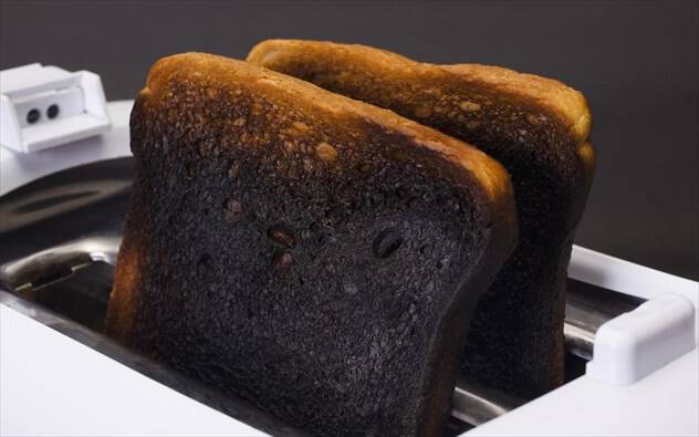 Το μισοκαμένο ψωμί του τοστ μπορεί να αυξάνει τον κίνδυνο καρκίνου