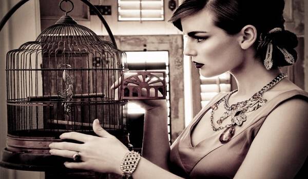 style-fashion-colonial-art-cage-bird-old-school-oldies-vintage-women-photography-ring-768x524