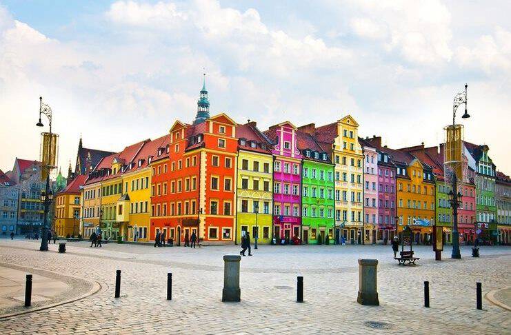 Η πιο πολύχρωμη πόλη της Ευρώπης βρίσκεται στη Πολωνία. Και είναι υπέροχη!