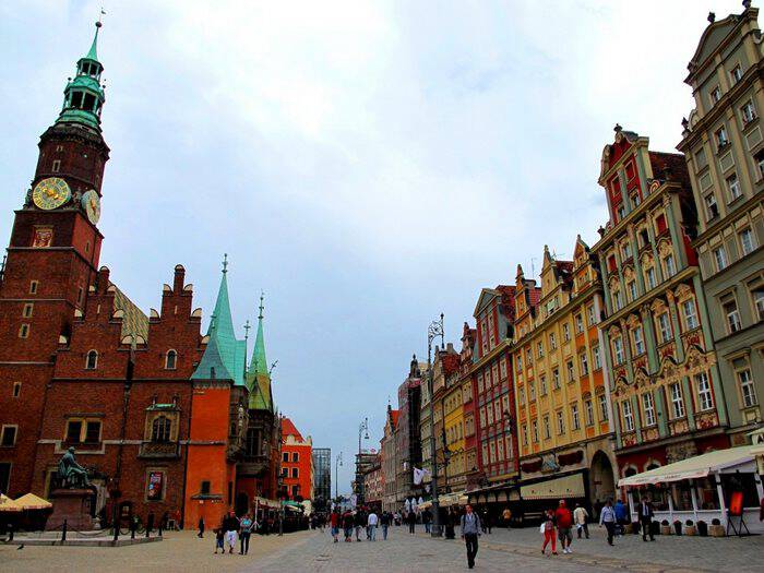 Η πιο πολύχρωμη πόλη της Ευρώπης βρίσκεται στη Πολωνία. Και είναι υπέροχη!